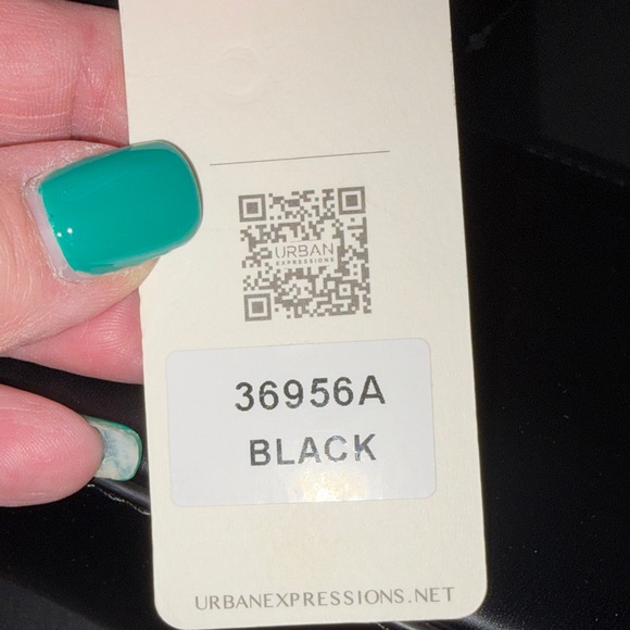 Urban Expressions Black Shoulder Bag with Heart Change Purse - Picture 8 of 9